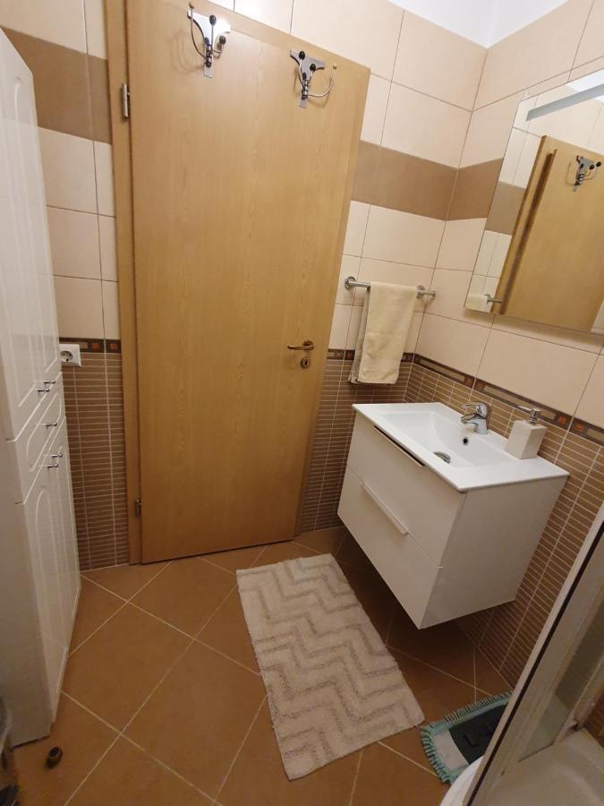 Smiley Apartment Сибиу Экстерьер фото